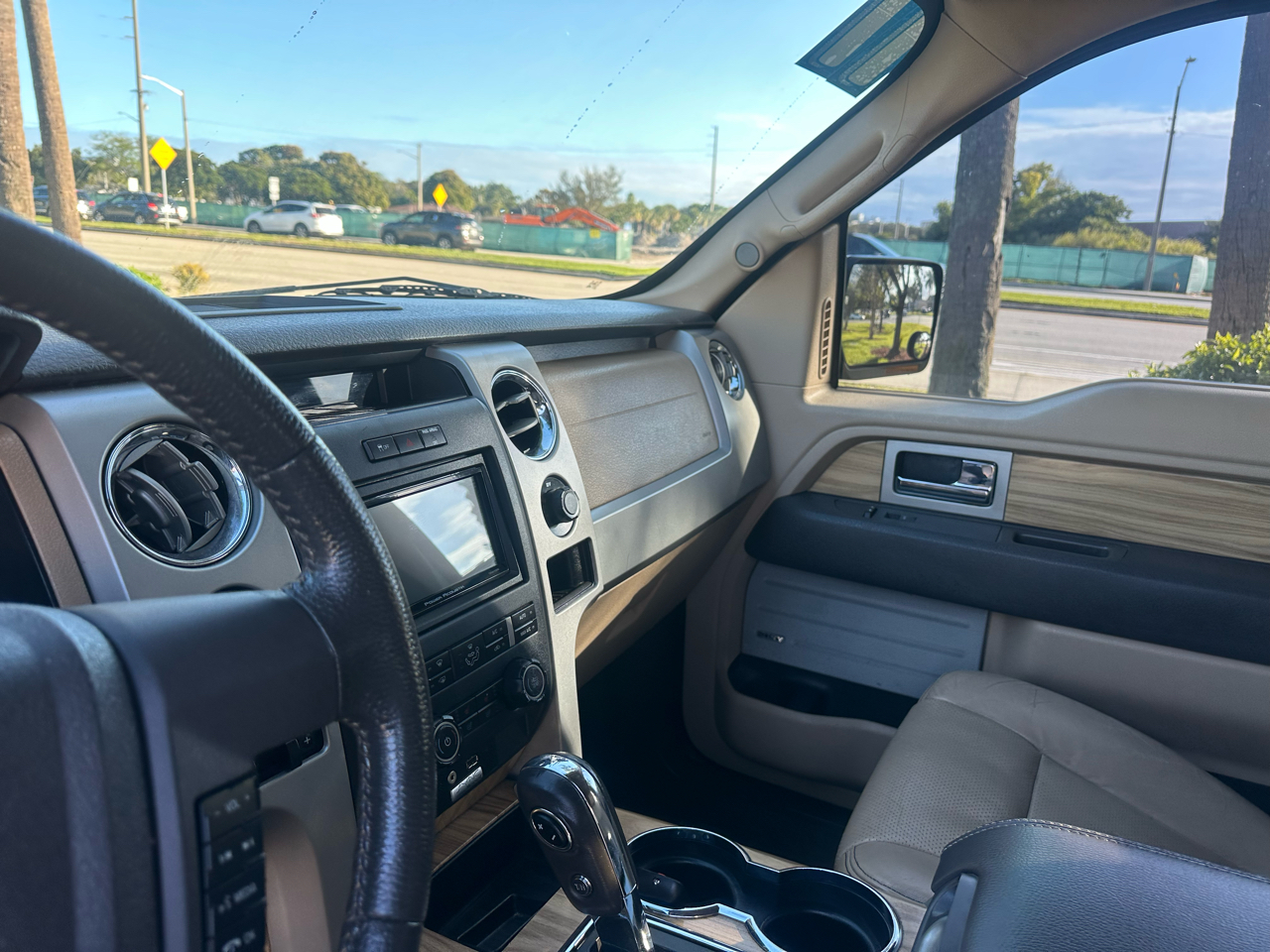 Ford F-150 4WD SuperCrew 139" Lariat 2011