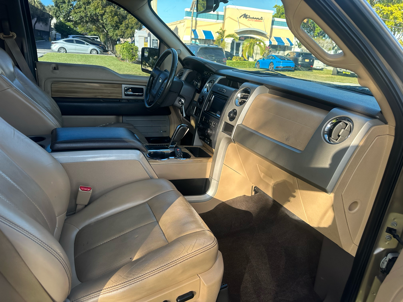 Ford F-150 4WD SuperCrew 139" Lariat 2011