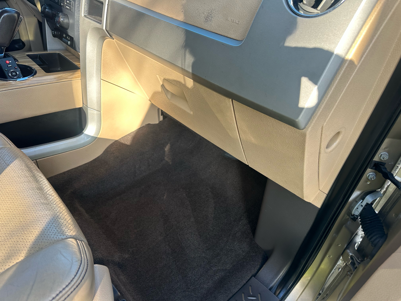 Ford F-150 4WD SuperCrew 139" Lariat 2011