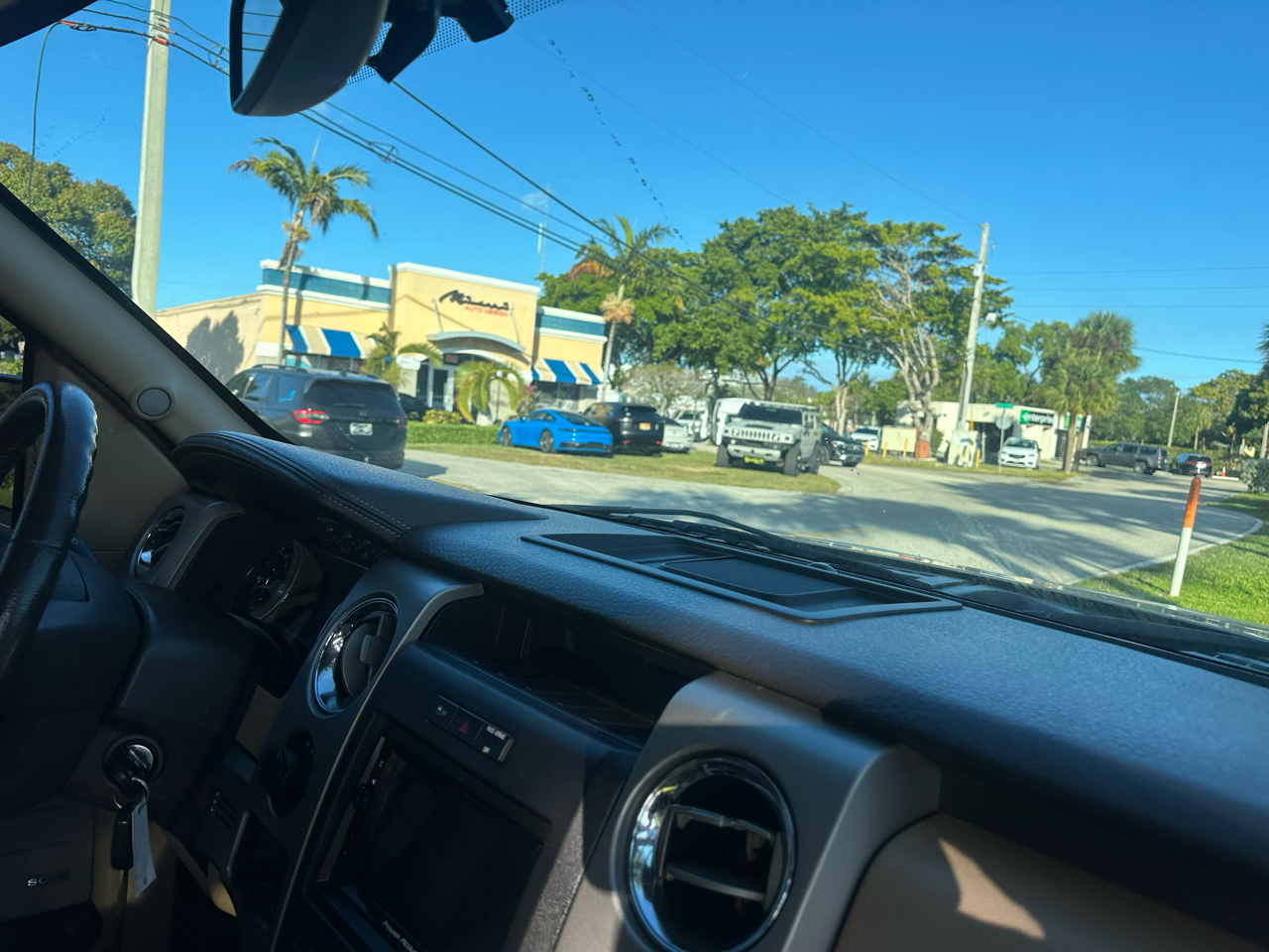 Ford F-150 4WD SuperCrew 139" Lariat 2011