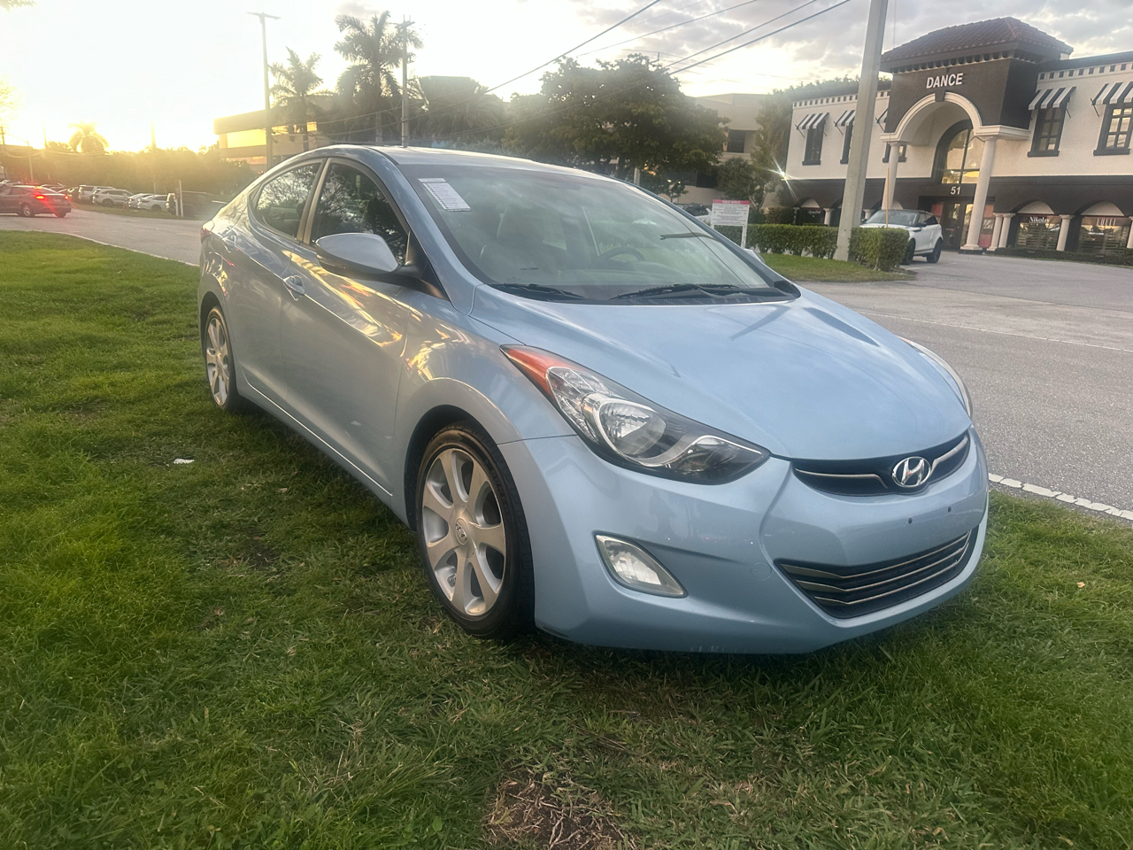 Hyundai Elantra Limited 2011
