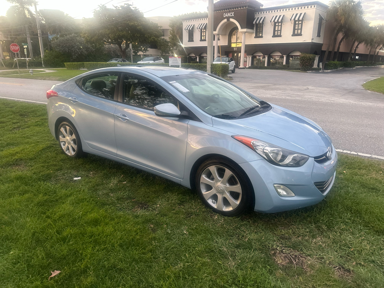 Hyundai Elantra Limited 2011