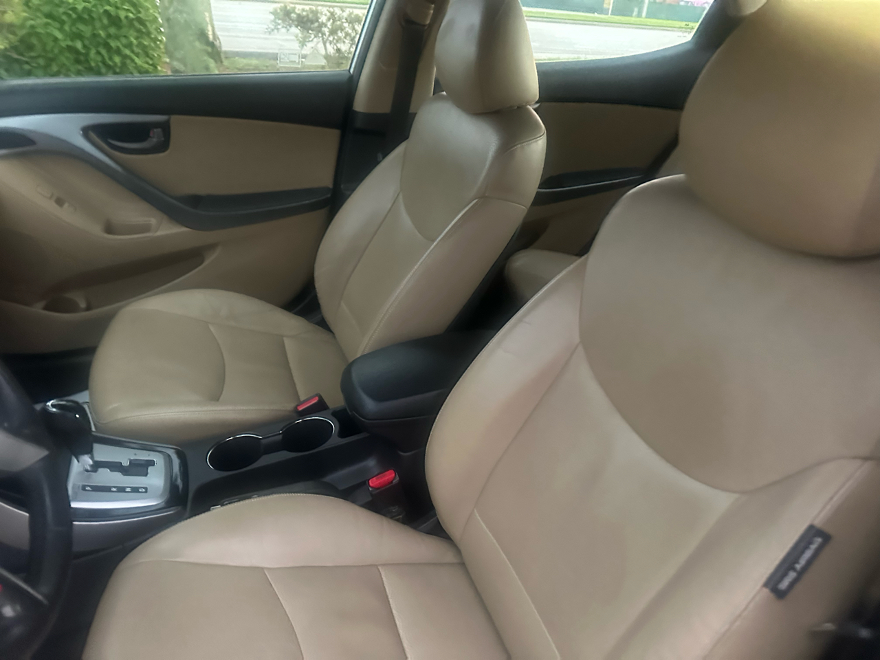 Hyundai Elantra Limited 2011