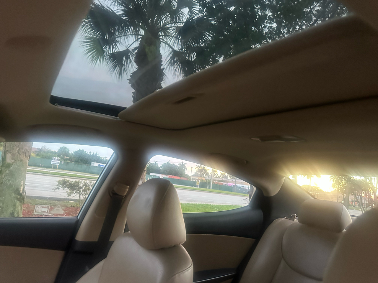 Hyundai Elantra Limited 2011