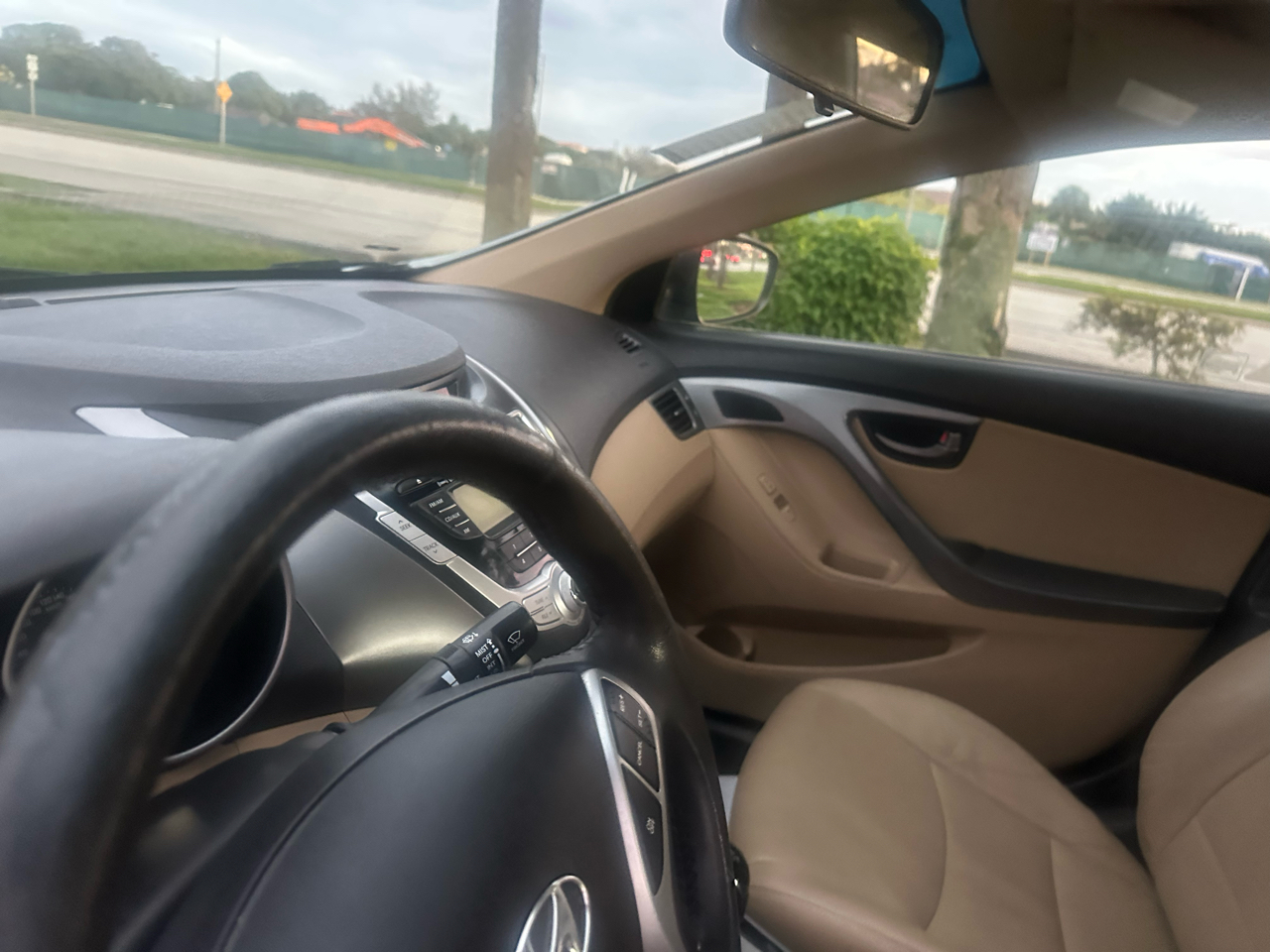 Hyundai Elantra Limited 2011