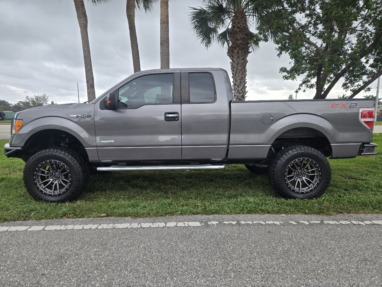 Ford F-150 2WD Supercab 133" FX2 2011