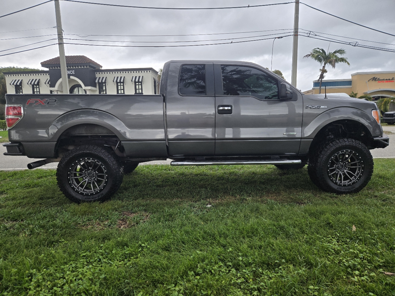 Ford F-150 2WD Supercab 133" FX2 2011