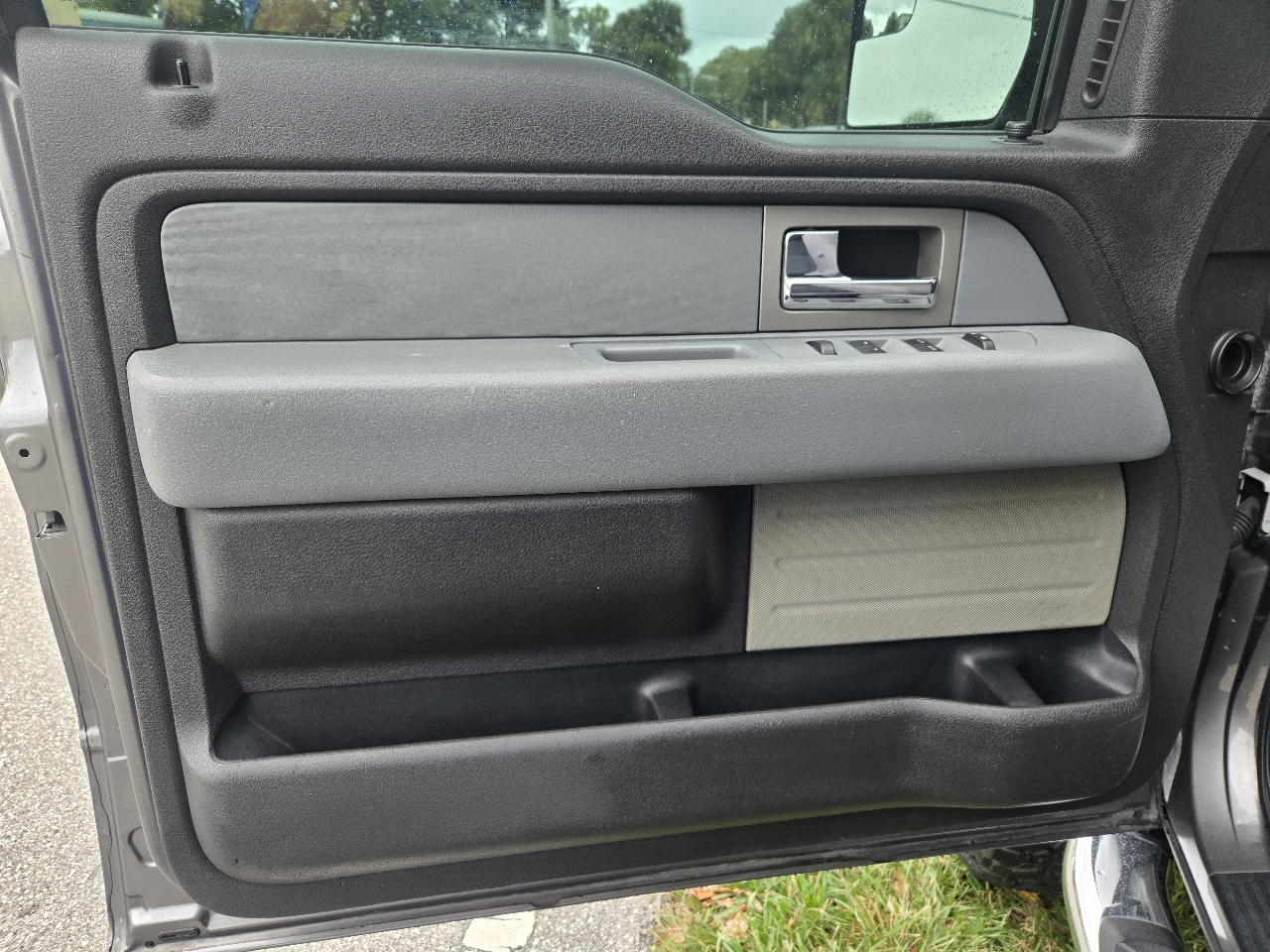 Ford F-150 2WD Supercab 133" FX2 2011