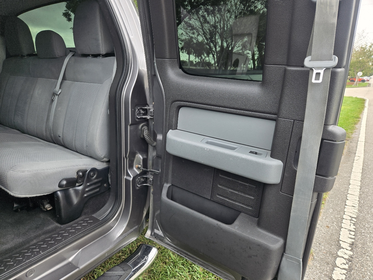 Ford F-150 2WD Supercab 133" FX2 2011