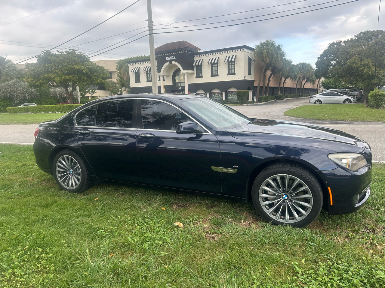 BMW 7-Series 740i 2012