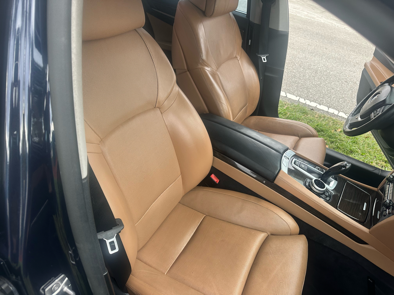 BMW 7-Series 740i 2012