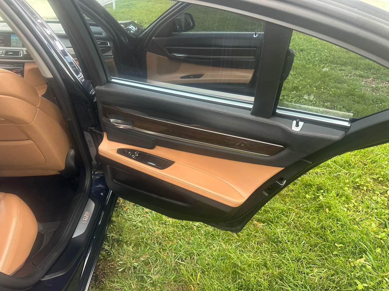 BMW 7-Series 740i 2012