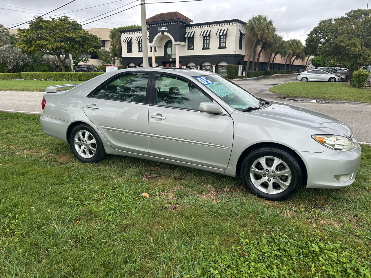 Toyota Camry LE V6 2005