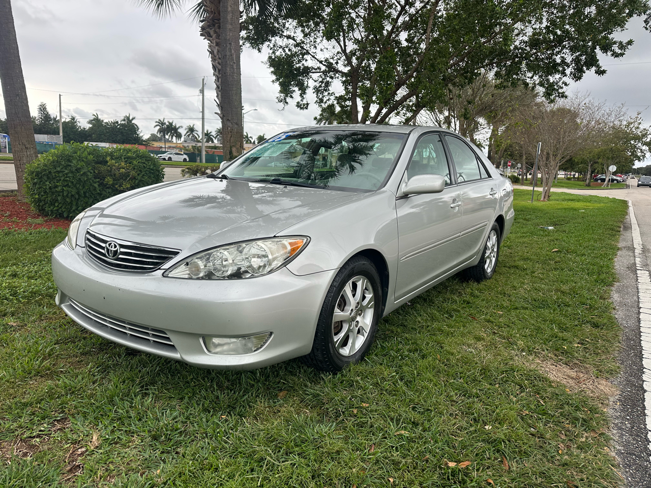 Toyota Camry LE V6 2005
