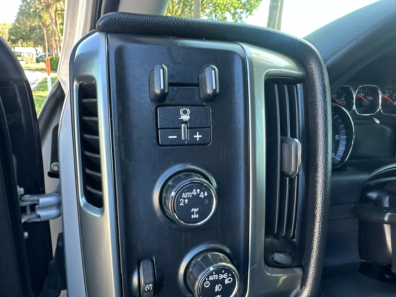 Chevrolet Silverado 1500 1LT Double Cab 4WD 2017