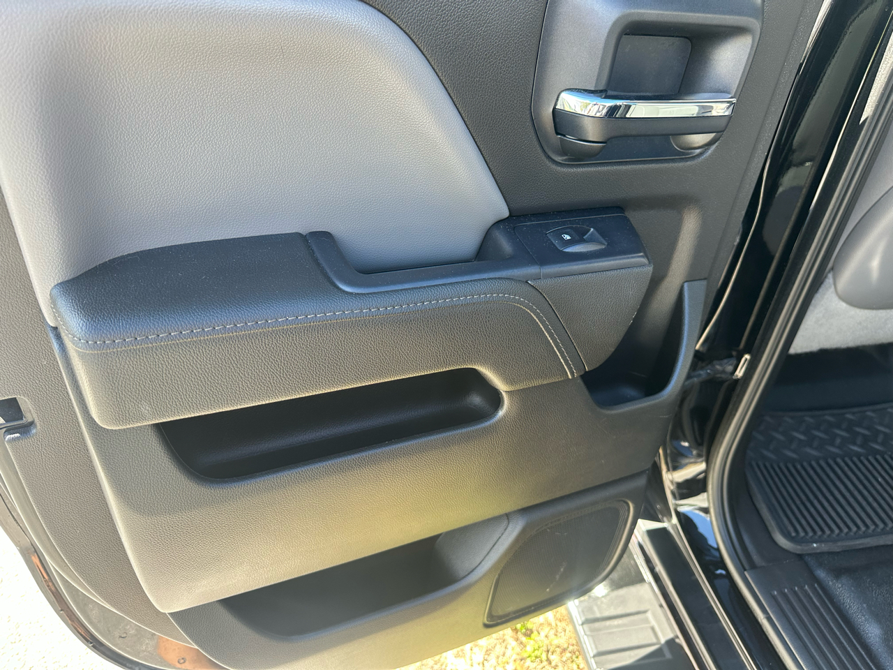 Chevrolet Silverado 1500 2WD Double Cab 143.5" LS 2015