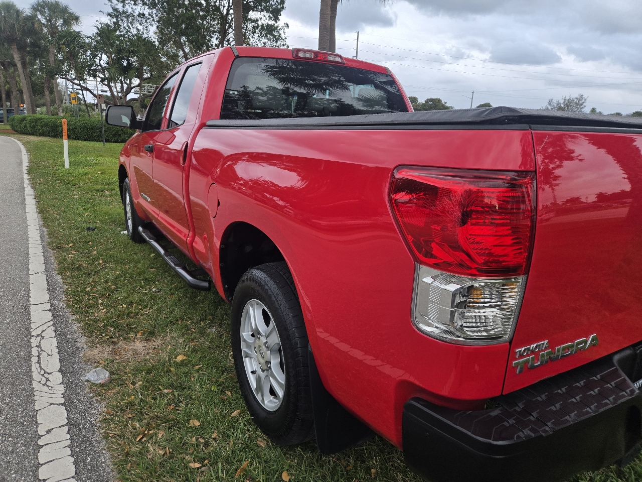 Toyota Tundra 2WD CrewMax 145.7" 4.7L SR5 (Natl) 2013