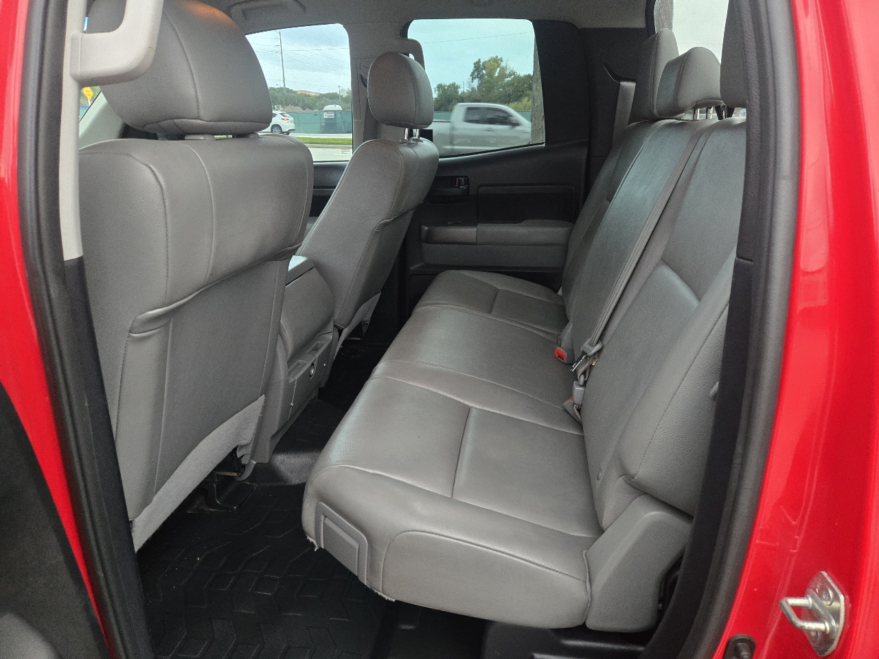 Toyota Tundra 2WD CrewMax 145.7" 4.7L SR5 (Natl) 2013