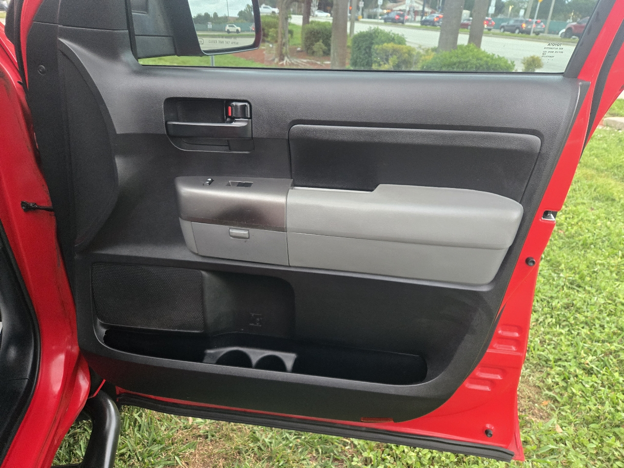 Toyota Tundra 2WD CrewMax 145.7" 4.7L SR5 (Natl) 2013