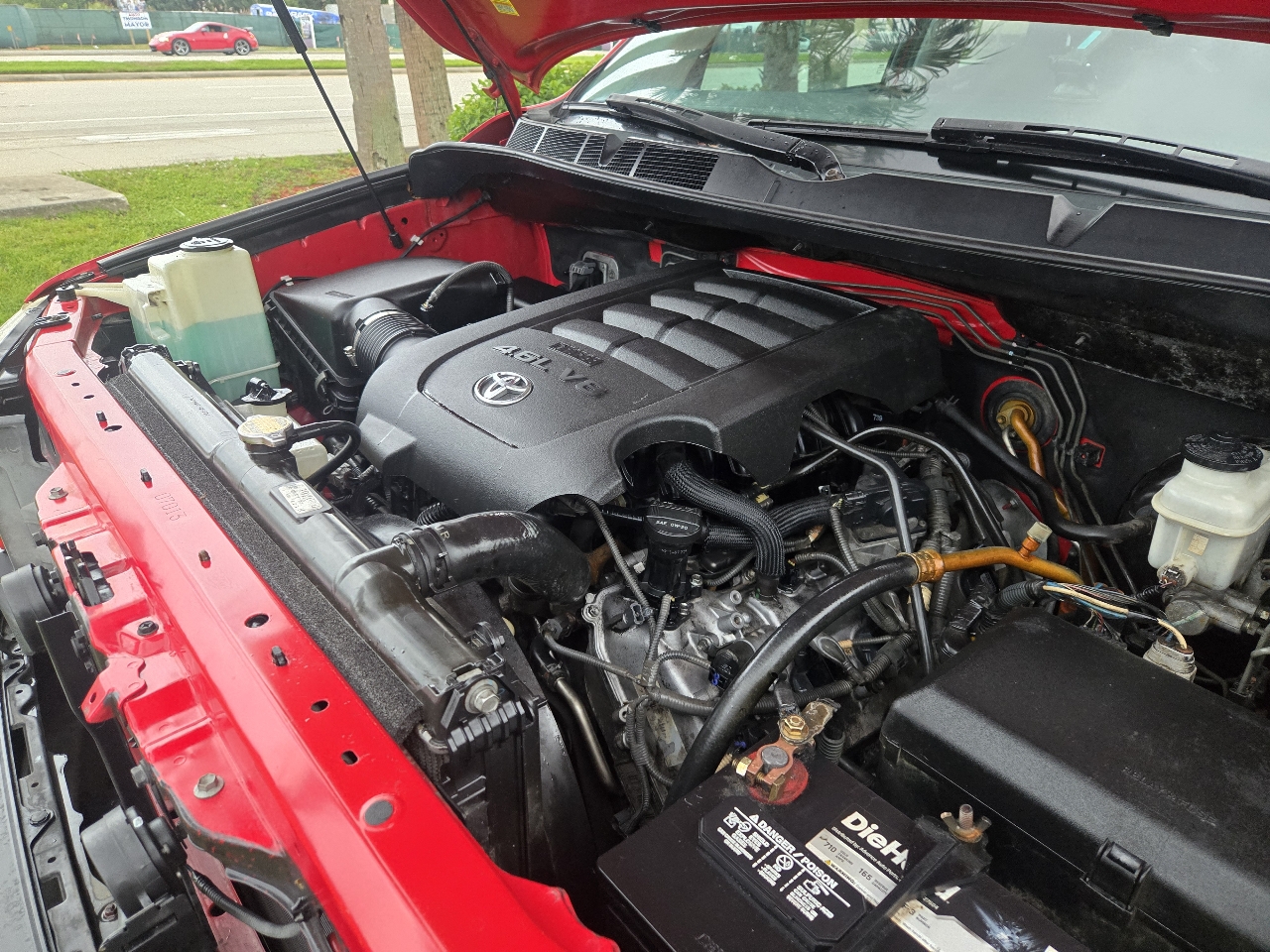 Toyota Tundra 2WD CrewMax 145.7" 4.7L SR5 (Natl) 2013