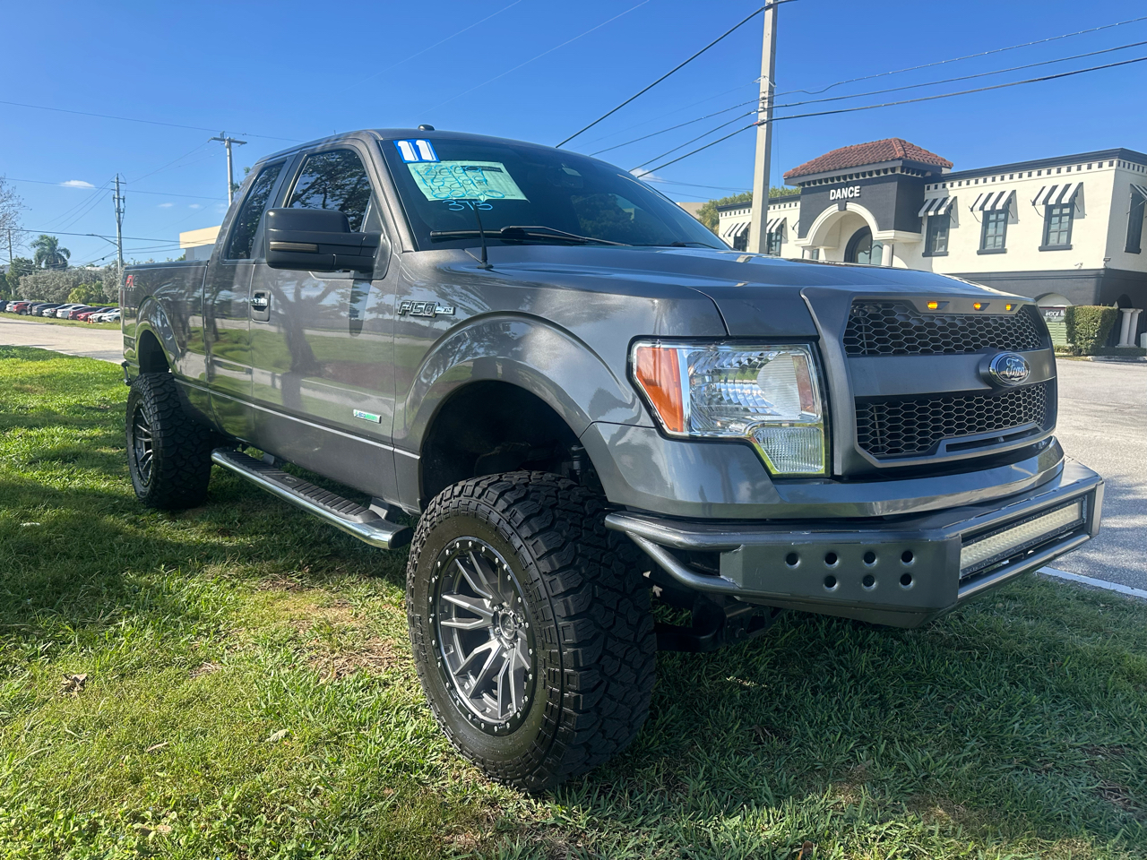 Ford F-150 2WD SuperCab 145" STX 2011