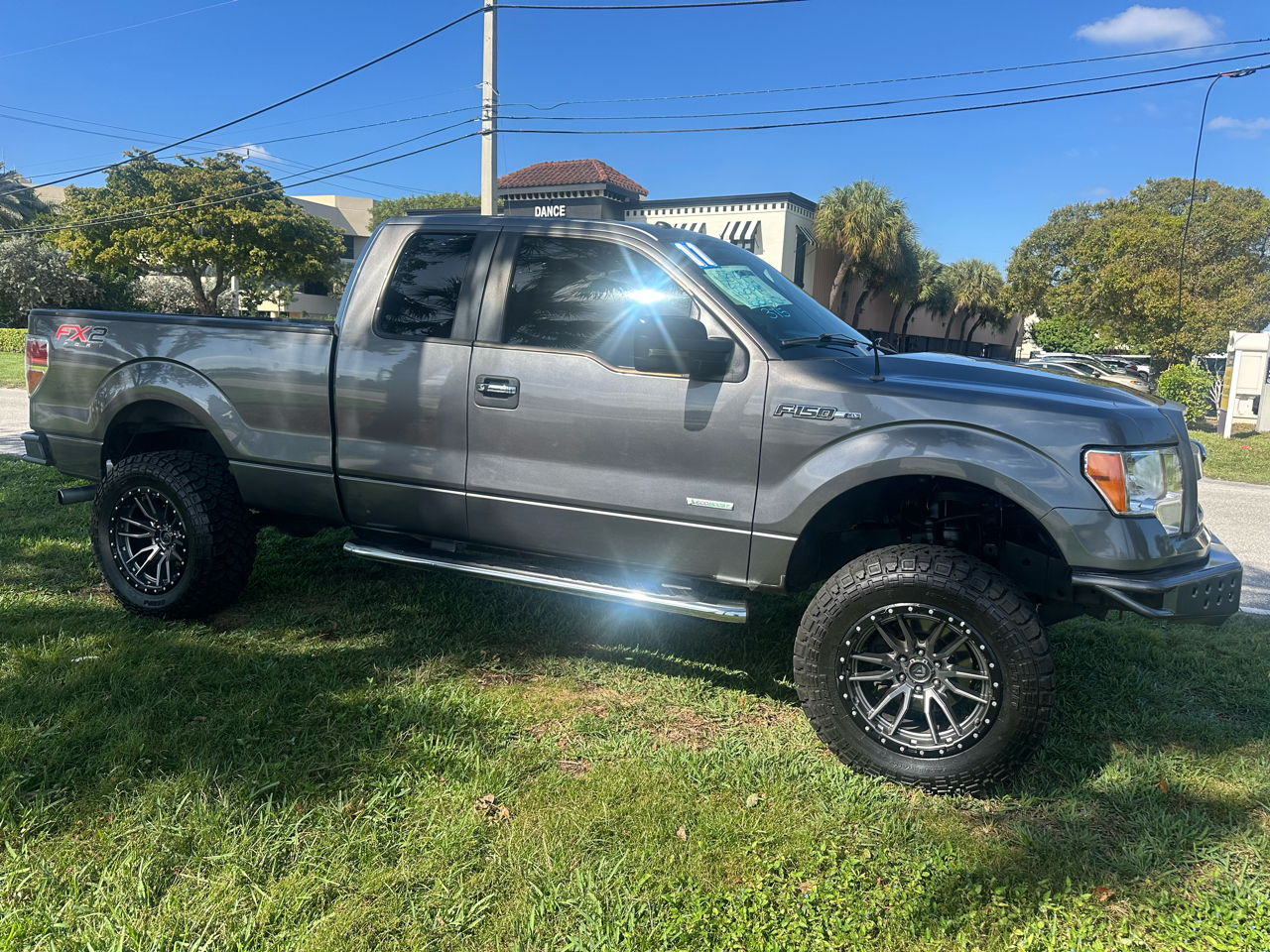 Ford F-150 2WD SuperCab 145" STX 2011