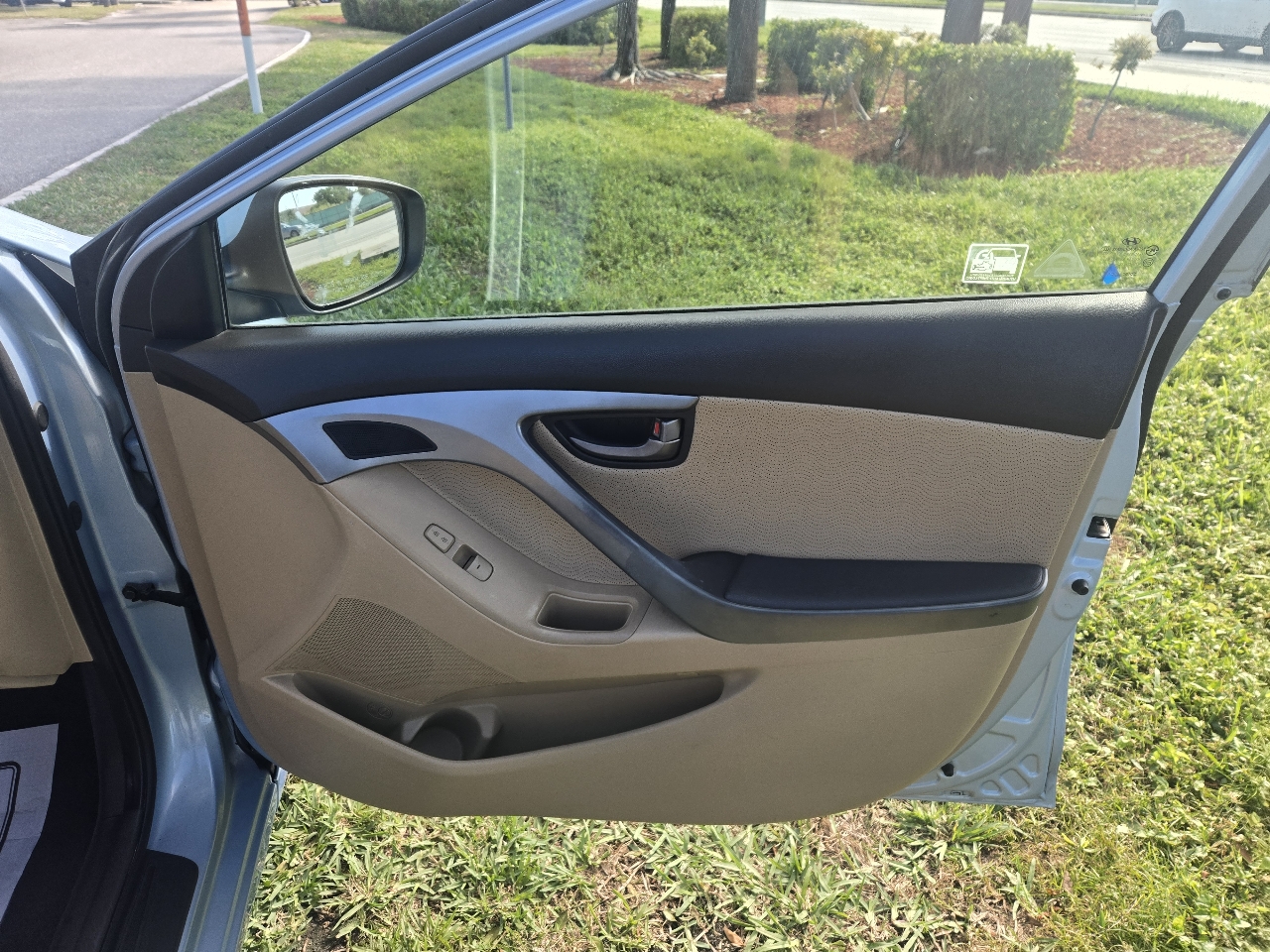 Hyundai Elantra Limited 2011