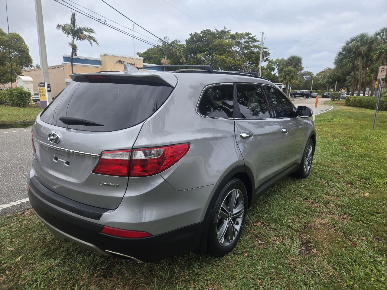 Hyundai Santa Fe Limited FWD 2016