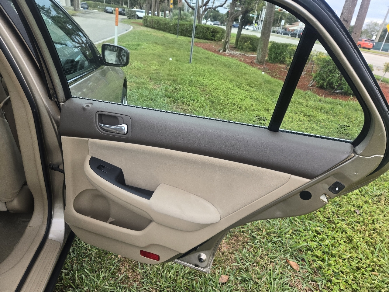 Honda Accord LX sedan AT 2005