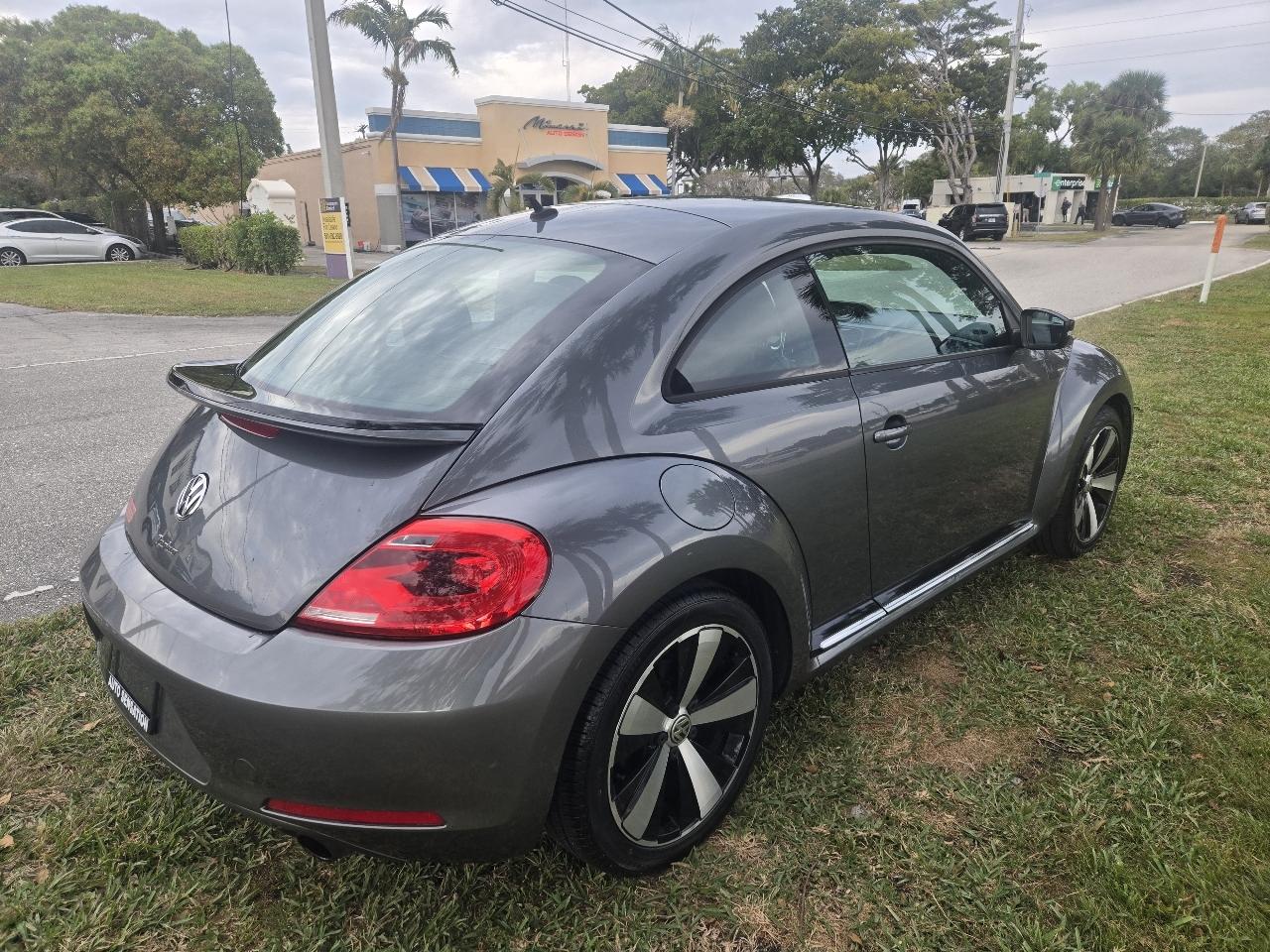 Volkswagen Beetle 2.0T Turbo 2013