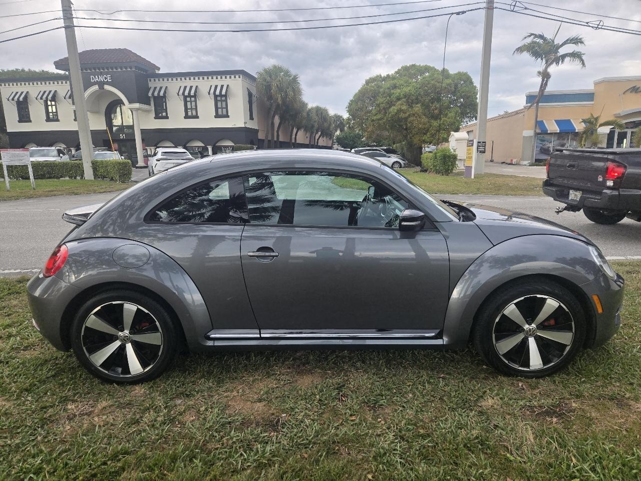 Volkswagen Beetle 2.0T Turbo 2013