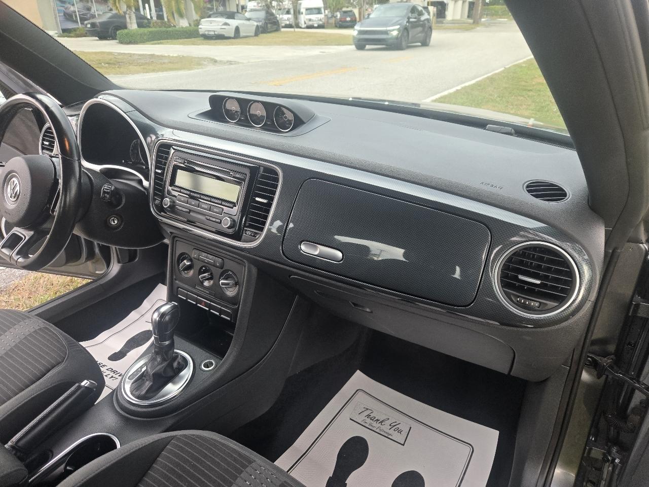 Volkswagen Beetle 2.0T Turbo 2013