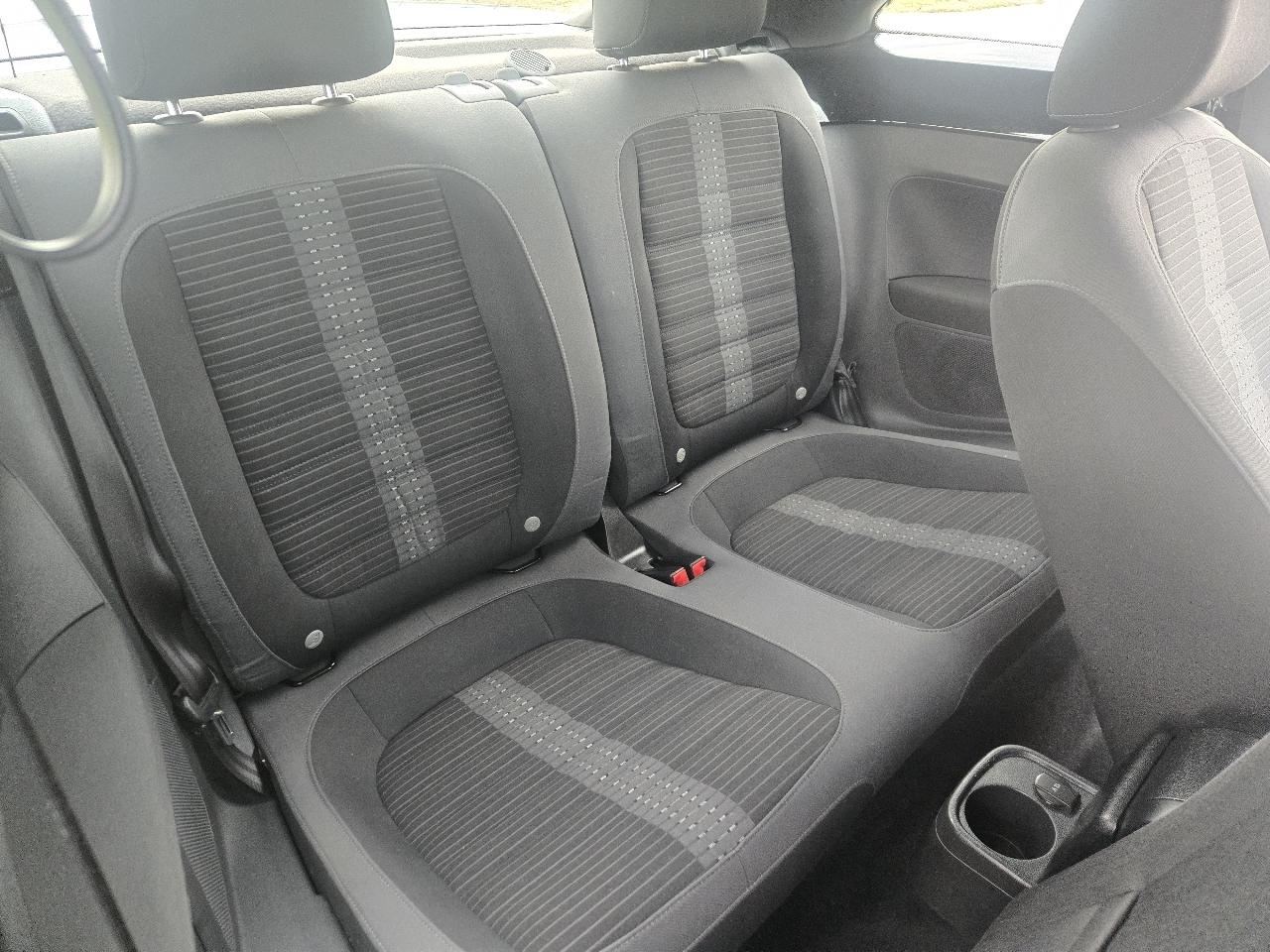 Volkswagen Beetle 2.0T Turbo 2013