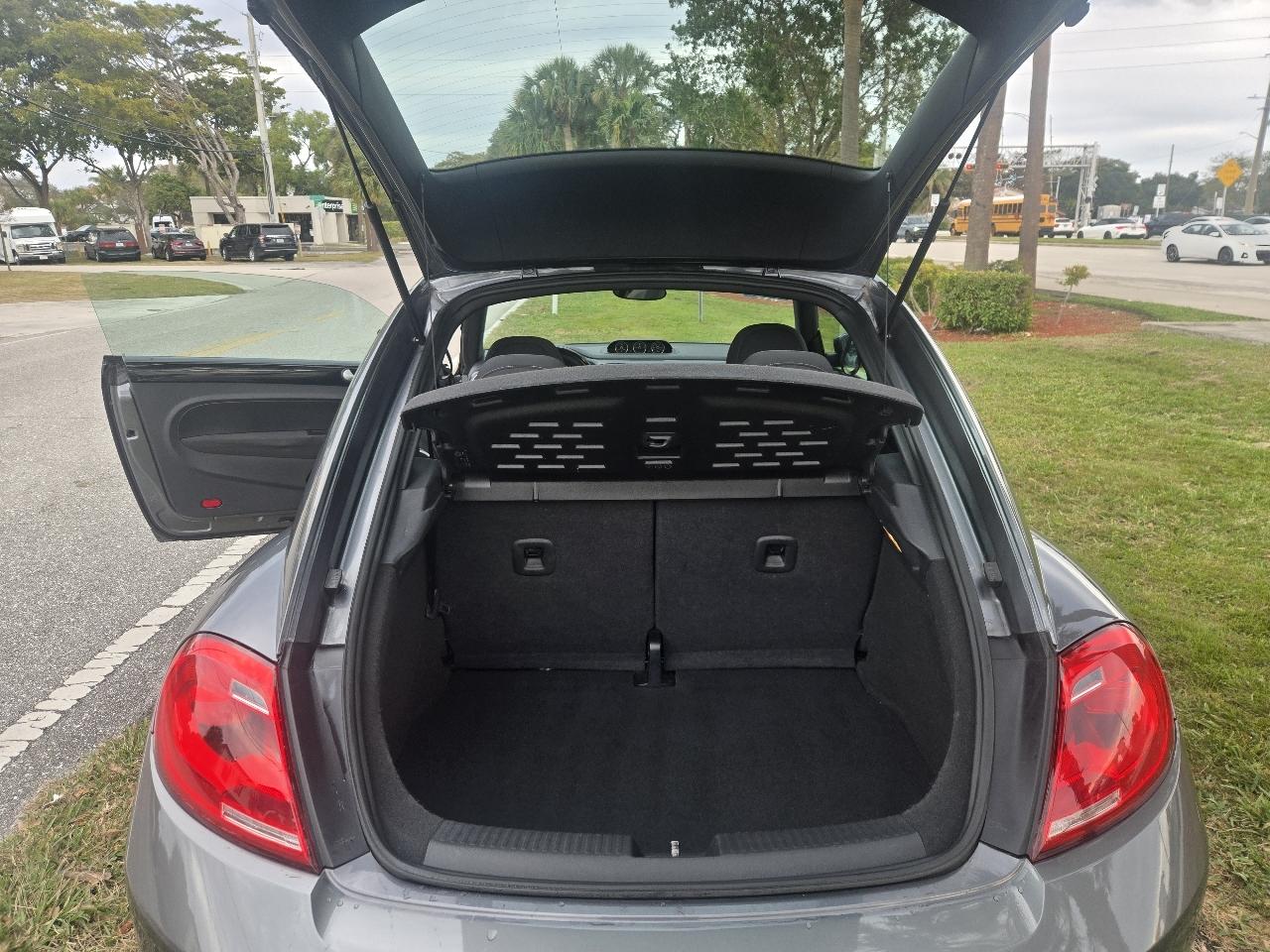 Volkswagen Beetle 2.0T Turbo 2013