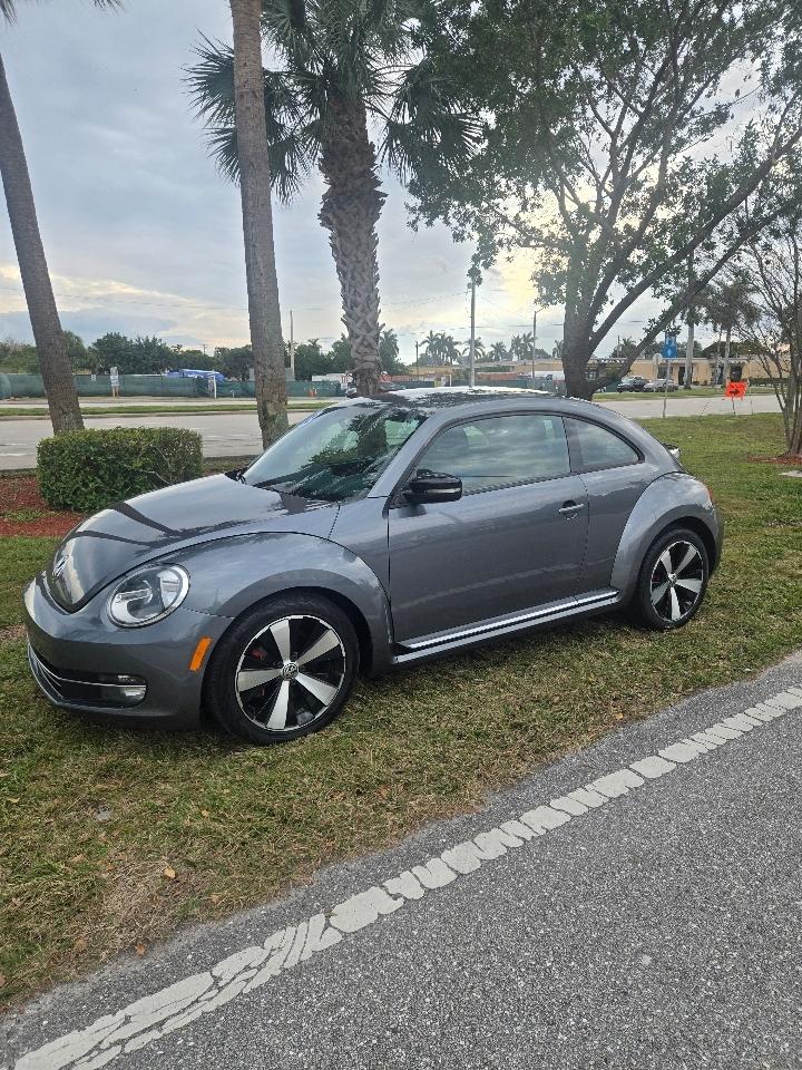 Volkswagen Beetle 2.0T Turbo 2013