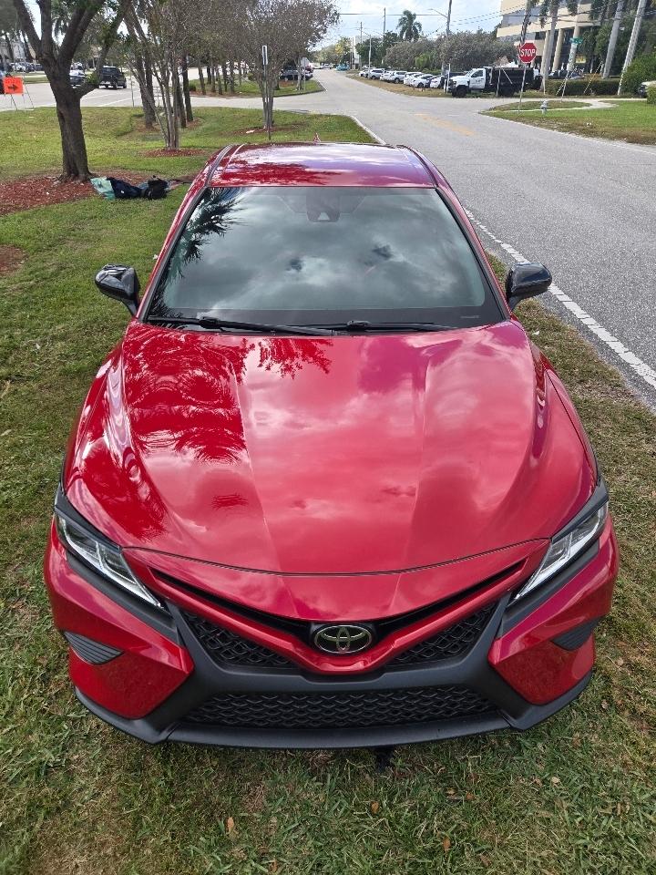 Toyota Camry SE 2020