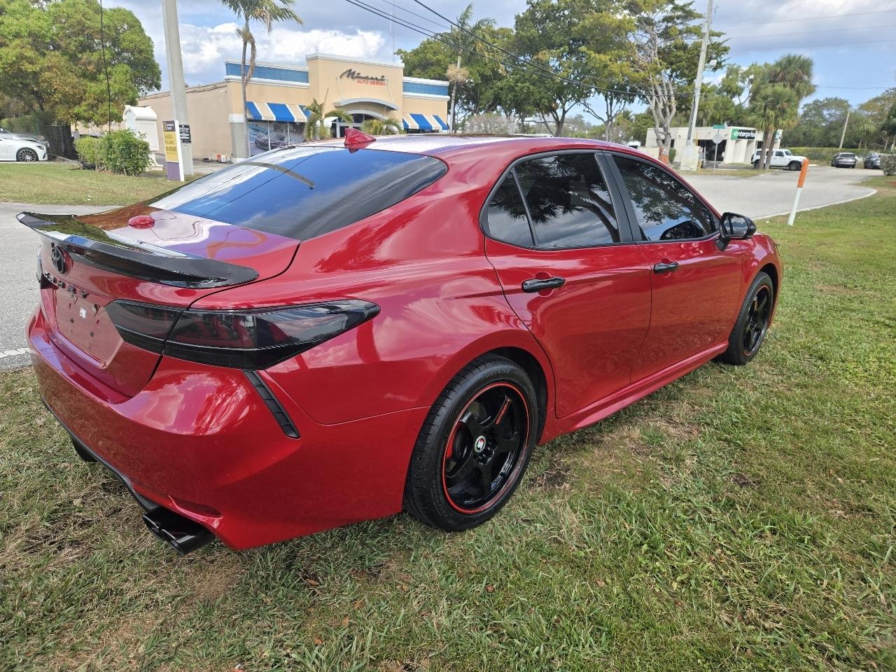 Toyota Camry SE 2020