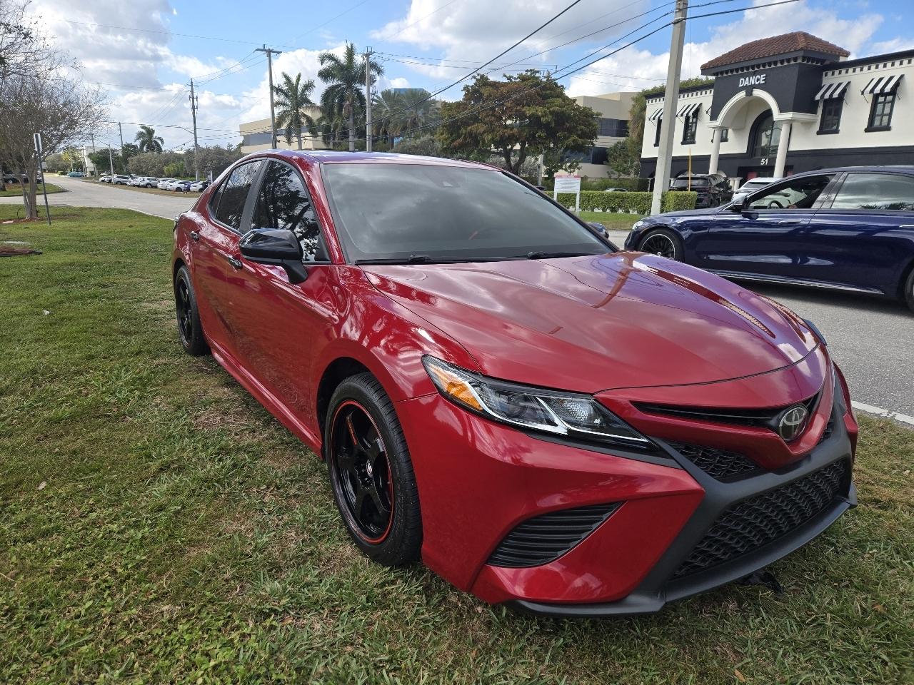 Toyota Camry SE 2020