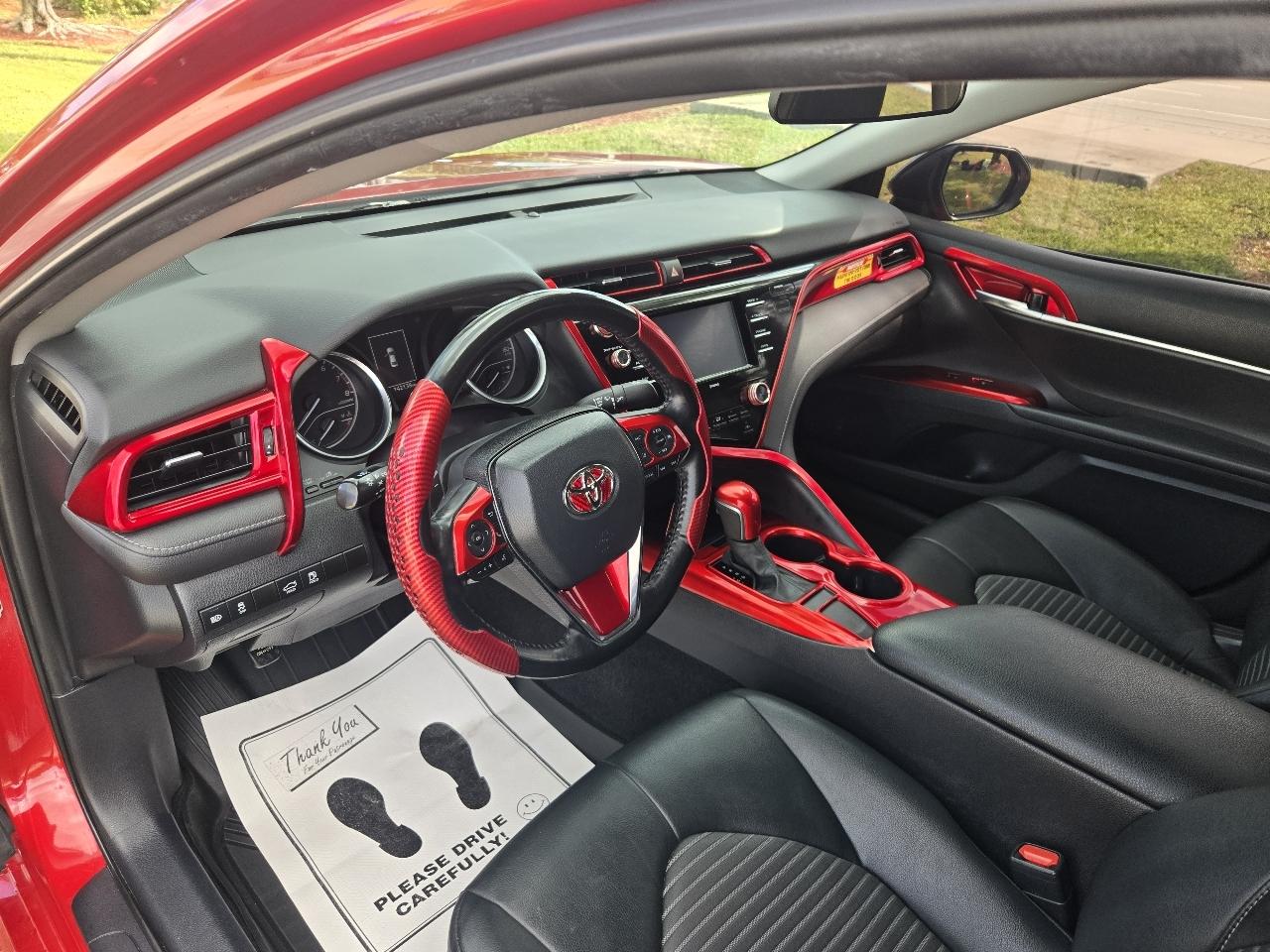 Toyota Camry SE 2020