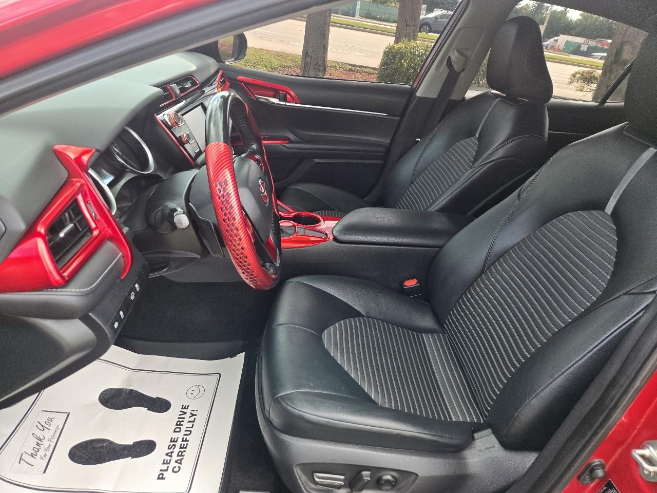 Toyota Camry SE 2020