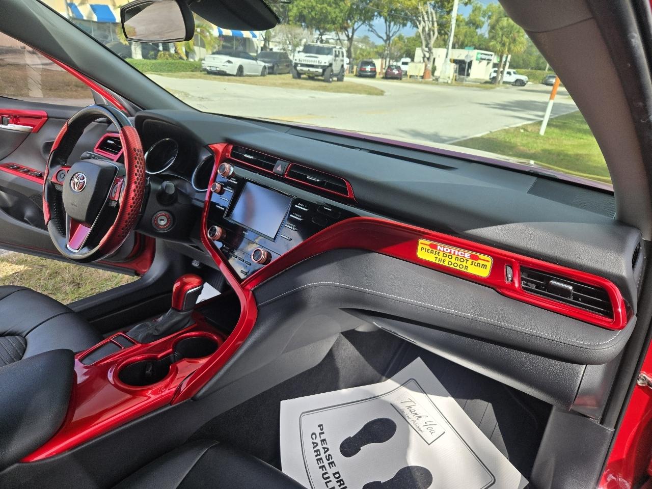 Toyota Camry SE 2020