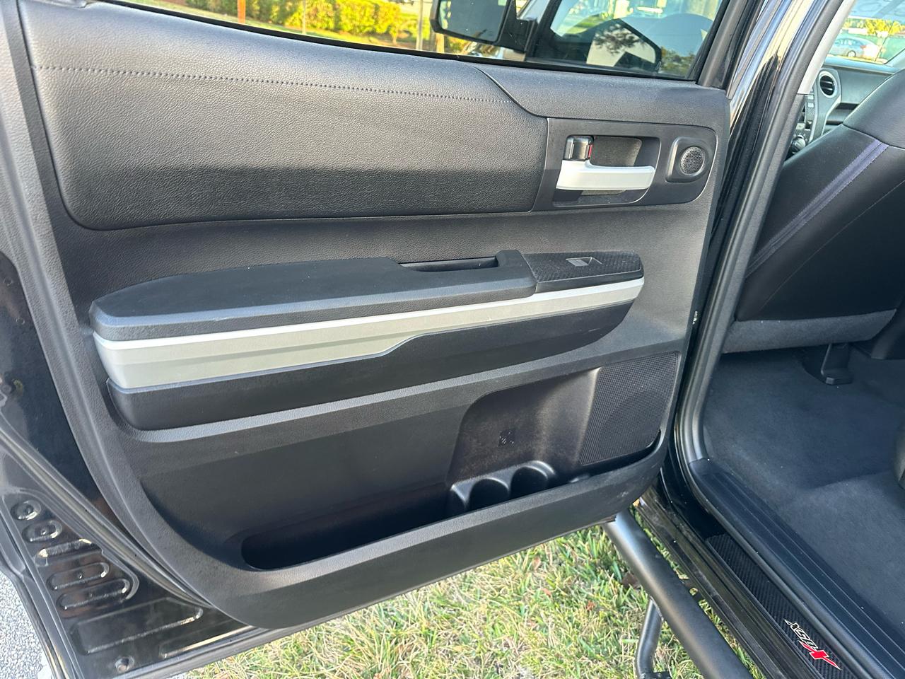 Toyota Tundra SR5 5.7L V8 CrewMax 2WD 2014