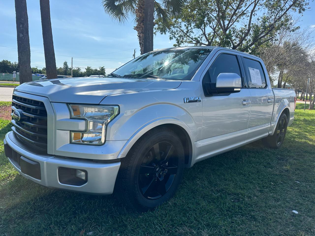 2015 Ford F-150 2WD SuperCrew 139" XLT
