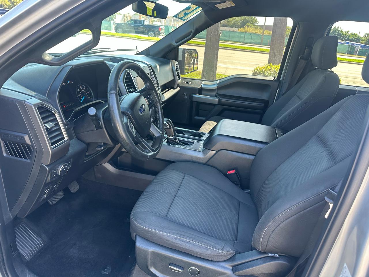 Ford F-150 2WD SuperCrew 139" XLT 2015