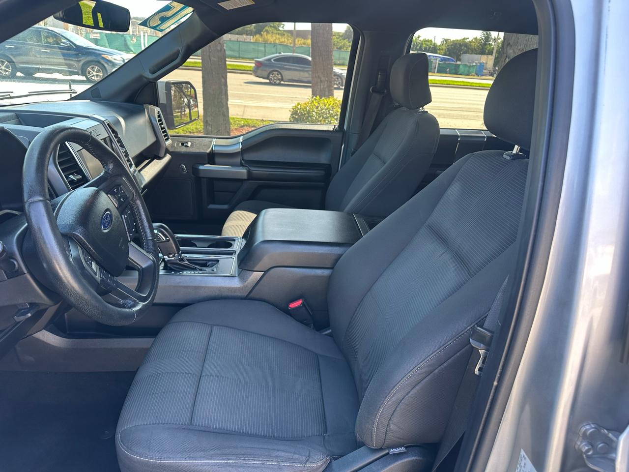 Ford F-150 2WD SuperCrew 139" XLT 2015