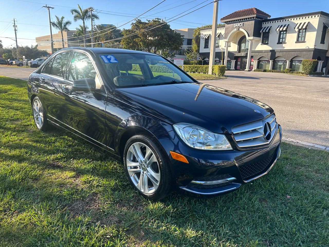 Mercedes-Benz C-Class C300 4MATIC Luxury Sedan 2012