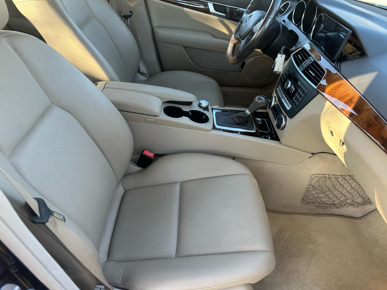 Mercedes-Benz C-Class C300 4MATIC Luxury Sedan 2012