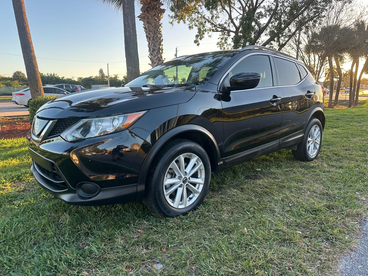 Nissan Rogue Sport S 2019