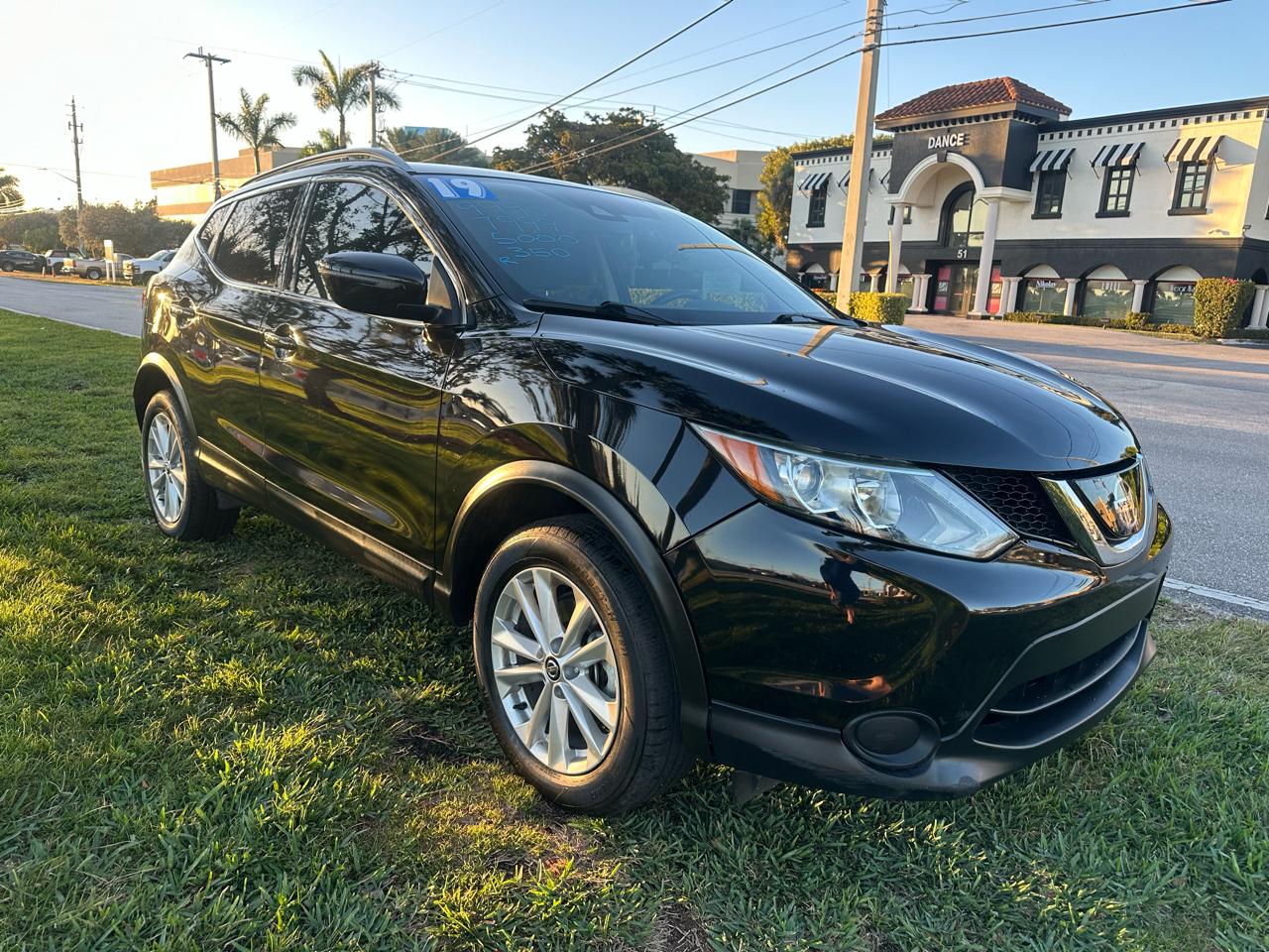 Nissan Rogue Sport S 2019