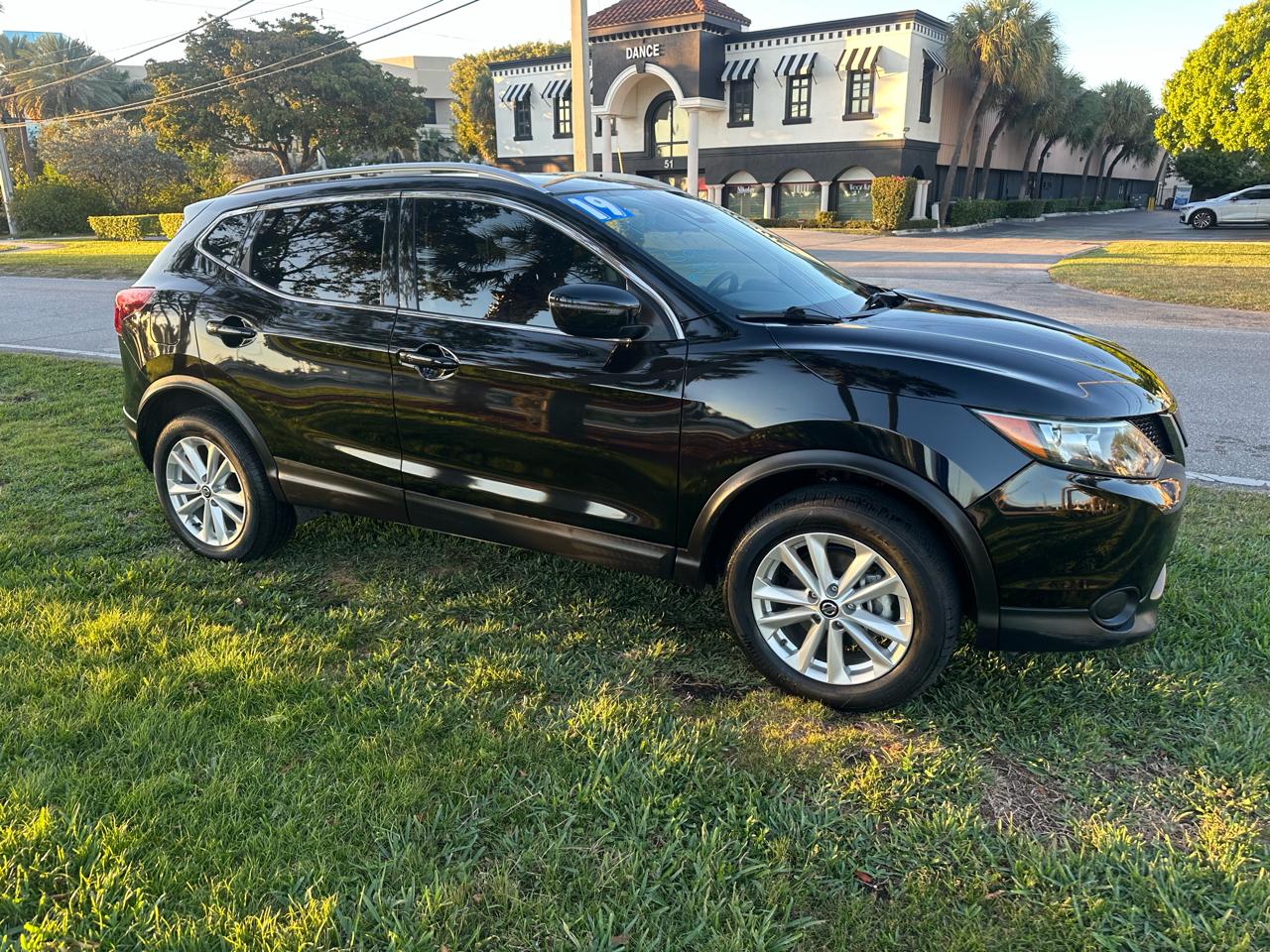 Nissan Rogue Sport S 2019